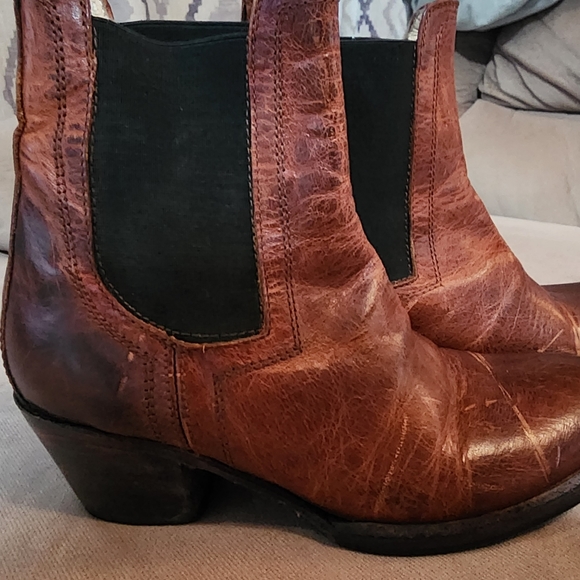 Seal of the Sutro San Francisco heeled leather ankle boot - Picture 2 of 7